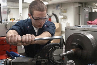 Employers' help needed for apprenticeships