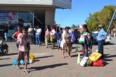 Almal voortaan getoets vir virus