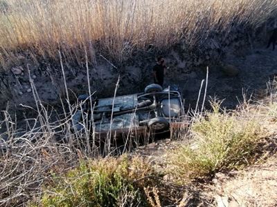 Geleende motor land op dak
