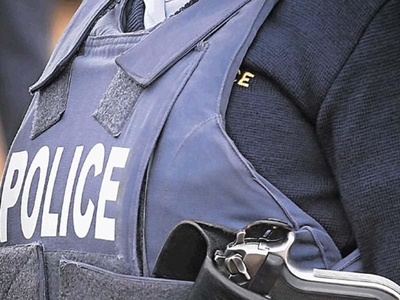 Woman shot while police try to apprehend suspects