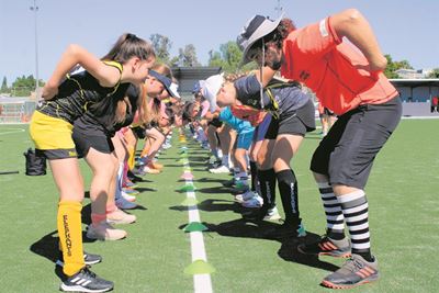 Indoor Hockey growing in Oudtshoorn