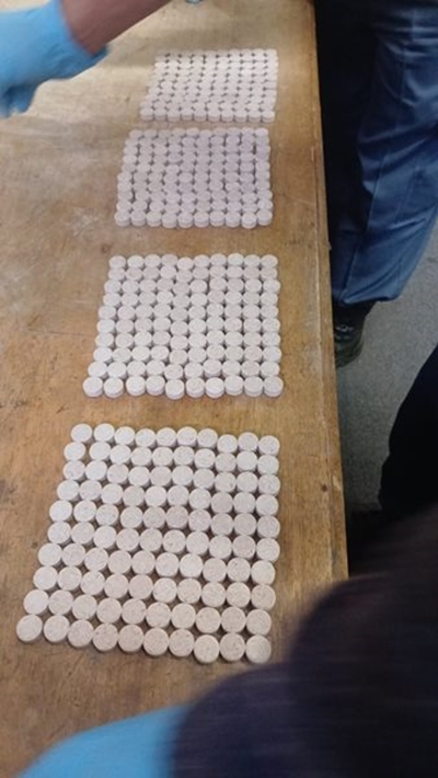 Two arrested, 1 896 Mandrax confiscated at roadblock 
