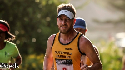 Jacques en Carla dra vaandel by Comrades-marathon