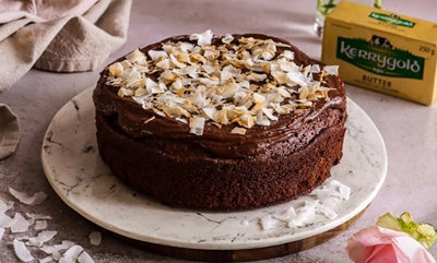 Monday treat: Chocolate macaroon cake