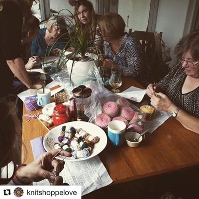 Connect with other knitters 