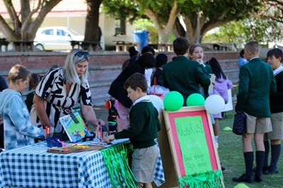 Young entrepreneurs shine at Union Preparatory’s market day