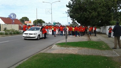 Protestors moving up York Street