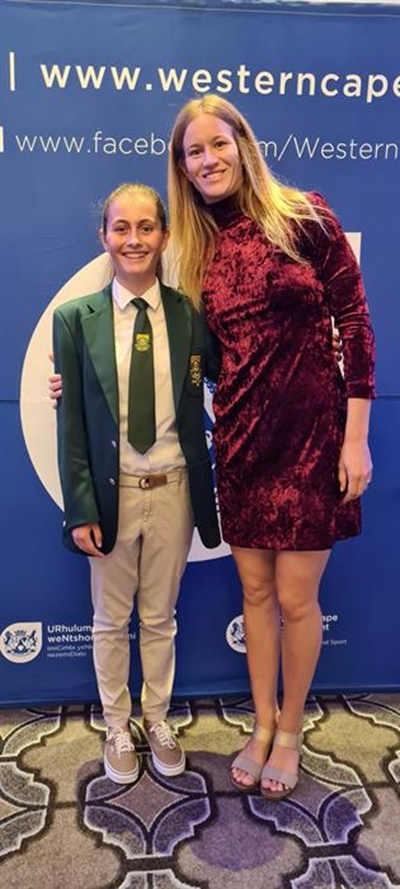 Mosselbaaiers skitter alte blink by sporttoekennings