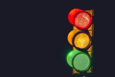 Let op drukplate by verkeersligte