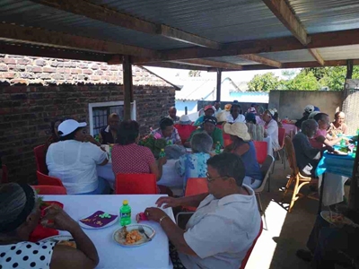 Bejaardes bederf vir Kersfees