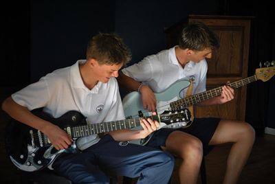 Oakhillians' art on show