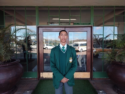 Codey Abrahams skitter in muurbal