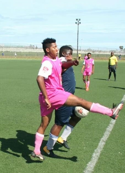 Diego Masters wallop De Rust United