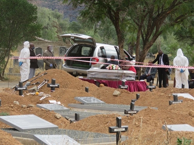 Inside a Covid-19 funeral
