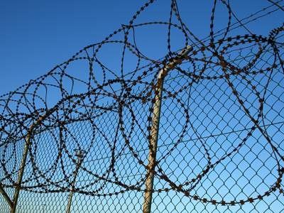 North Korea defection: Warning shots as soldier crosses border to South