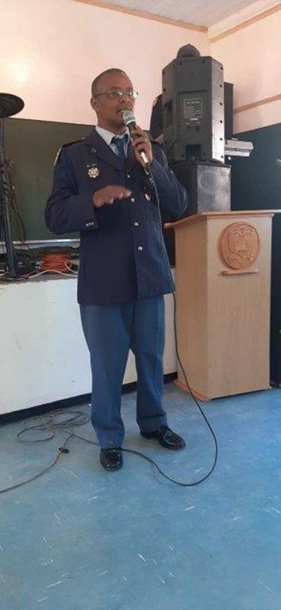 Ladysmith-SAPD besoek skole