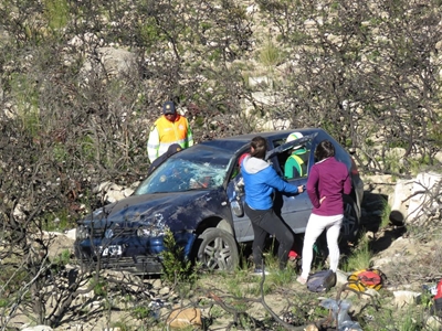 Motor verlaat die pad in Swartbergpas