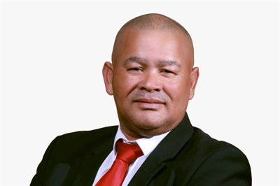 Kamfer wil sakelui bemagtig