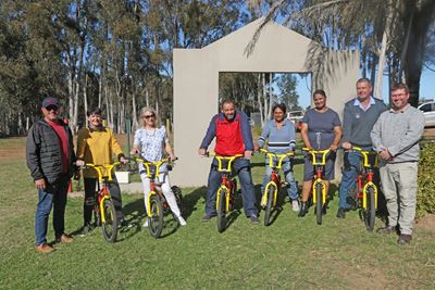 Fietse vir Molenrivier Primêr gaan help met padveiligheid