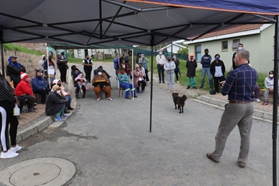 Uitgesette inwoners kry nuwe hoop