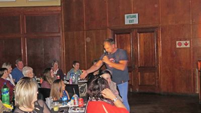 Steve Hofmeyr se gesellige musiekkonsert