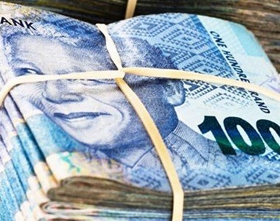 Wat is R100 (geld) werd