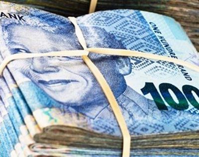 Wat is R100 (geld) werd