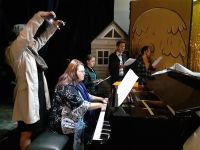 Society of Arts going Back to Broadway