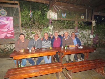 Senior polisiemanne neem blaaskans