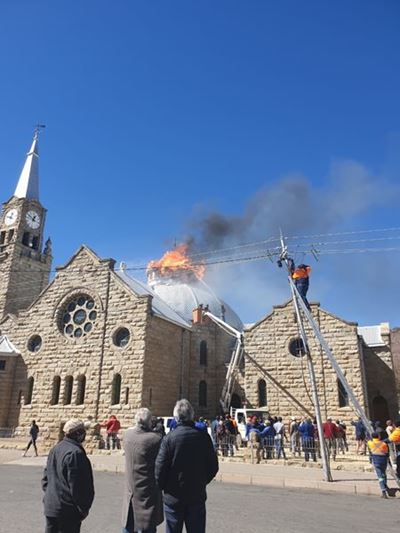 Brand rig skade aan kerk