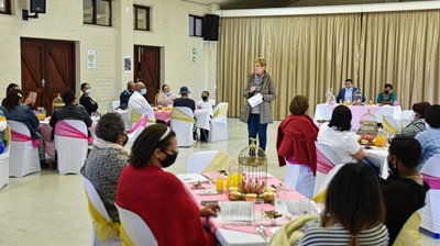 Melkhoutfontein sluit vrouemaand af