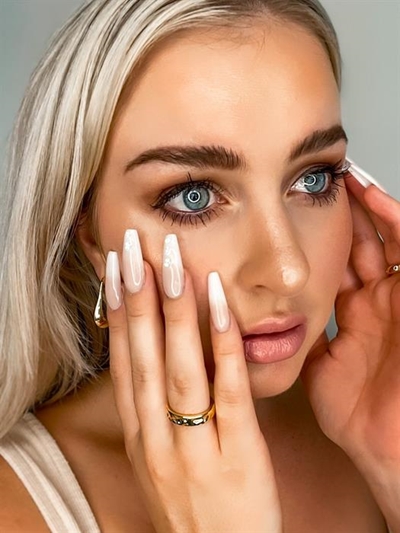 R80k of diamonds at her fingertips