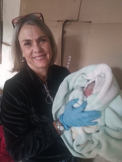 Police woman delivers another baby