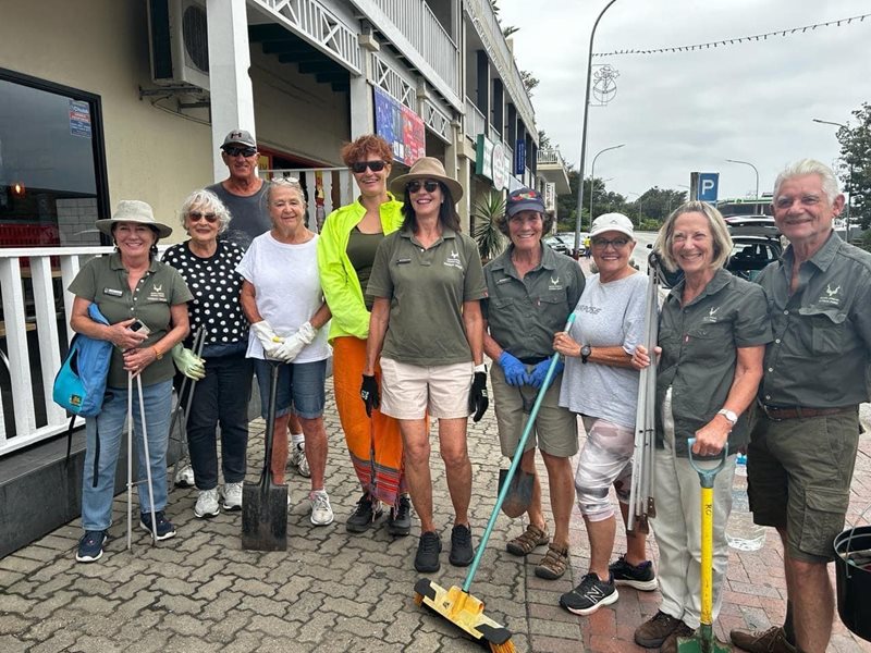 Revive Knysna remarkable Main Street clean-up | Knysna-Plett Herald