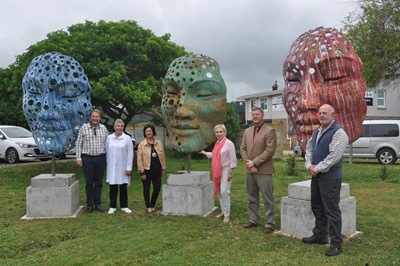 World-acclaimed sculptor's works now in Great Brak