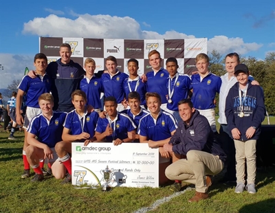 Oakdale o.15's wen 7's-toernooi