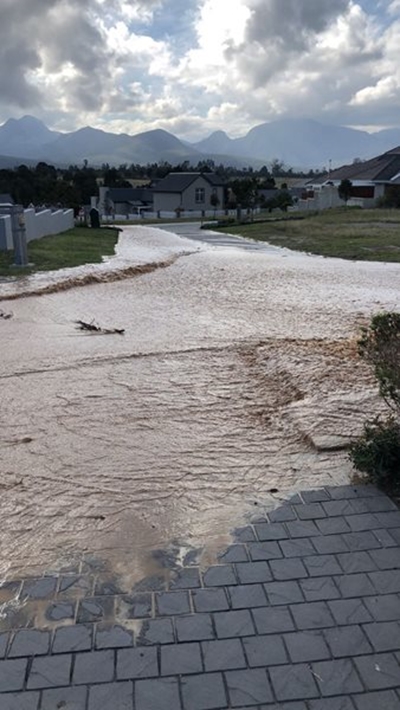 Eastern water mainline bursts again