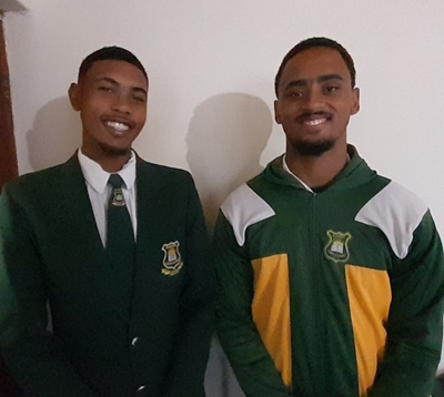 Help die twee om hul rugbydrome te bewaarheid