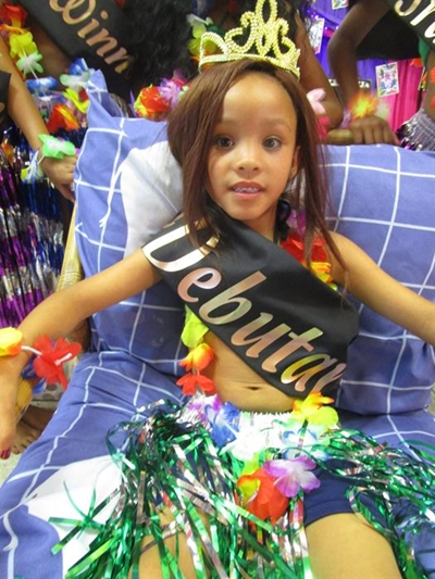 Debutantes raise over R100 000 for school