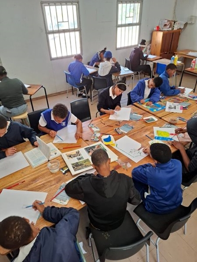 Slangrivier-leerders neem kreatief deel aan kinderkunskompetisie