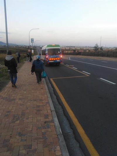 Reigerparker vies oor busdiens