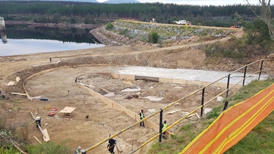 Raising of dam's spillway on track