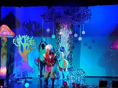 Final chance to watch 2 fabulous shows