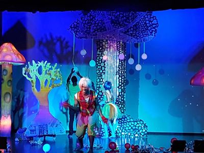 Final chance to watch 2 fabulous shows