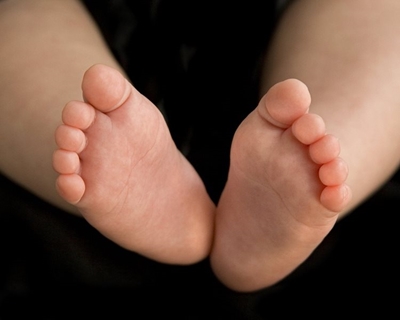 'Baby factory' dad wins paternity rights