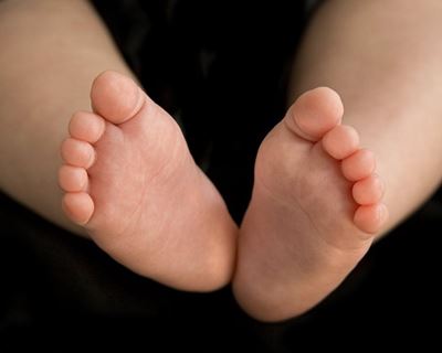 'Baby factory' dad wins paternity rights