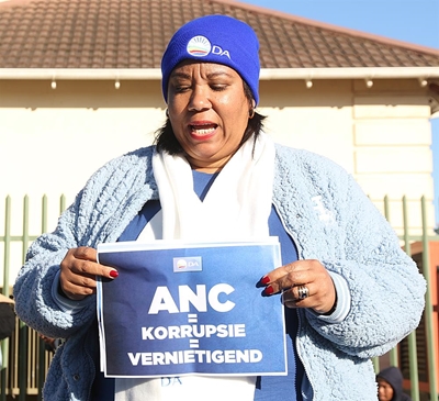 DA trek te velde teen 'korrupsie'