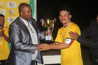 Simola XI stays on top