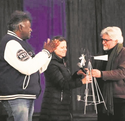 Dominique Botha vereer met Orde van die Windpomp