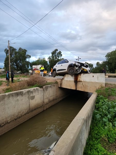 Ongeluk op Rooiheuwel-pad brug